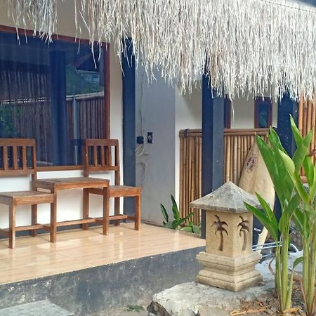 Dewi Garden Guesthouse Kuta  Exterior photo