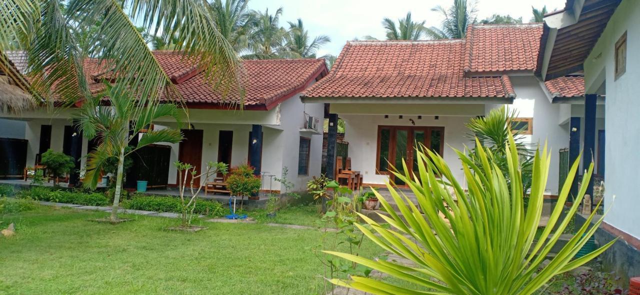 Dewi Garden Guesthouse Kuta  Exterior photo