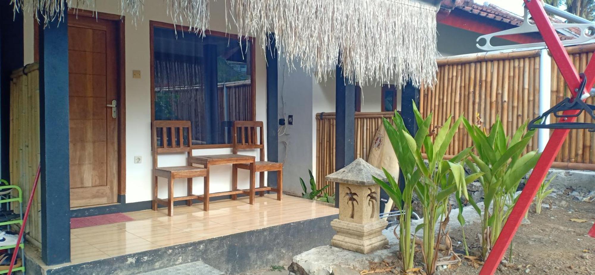 Dewi Garden Guesthouse Kuta  Exterior photo